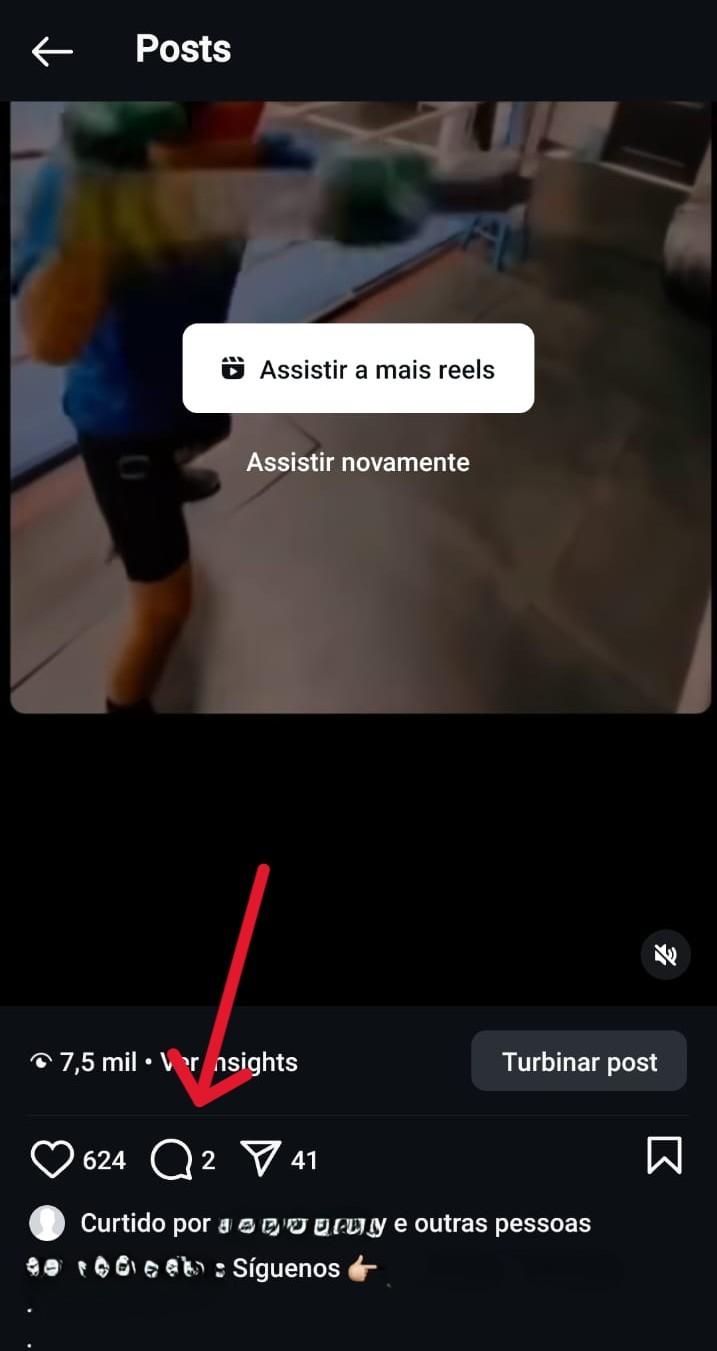 Interface de um post do Instagram com destaque na seção de comentários, indicando onde apagar comentários em publicações do feed.