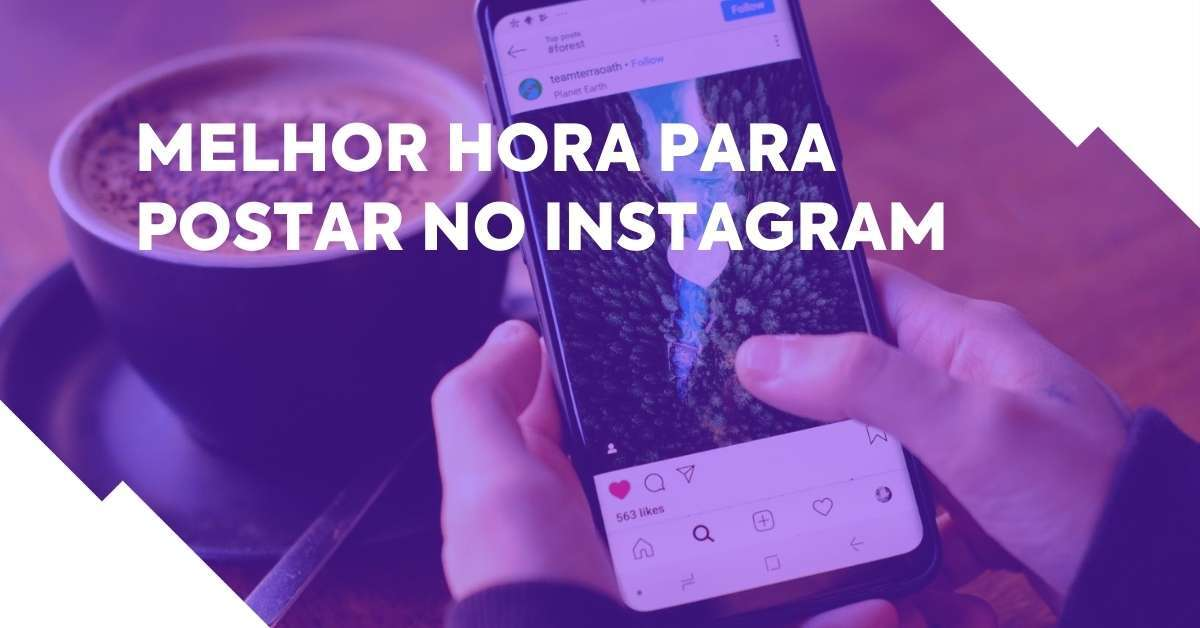 Pessoa segurando um smartphone com o Instagram aberto, mostrando um post com curtidas e comentários. O texto “Melhor hora para postar no Instagram” aparece na imagem. Apesar do foco no engajamento, a segurança do Instagram também deve ser uma prioridade para evitar invasões e proteger informações pessoais.