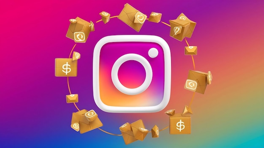 Ícone do Instagram em destaque no centro da imagem, rodeado por caixas e símbolos de dinheiro, representando oportunidades de monetização na plataforma. O fundo com um degradê vibrante simboliza o crescimento e engajamento digital. Alcançar 10 mil seguidores no Instagram pode abrir portas para parcerias, vendas e maior visibilidade na rede social. 